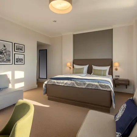 Hotel Am Leuchtturm 4*