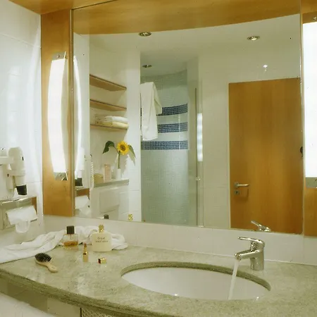 Hotel Am Leuchtturm 4*