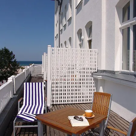 Hotel Am Leuchtturm 4*