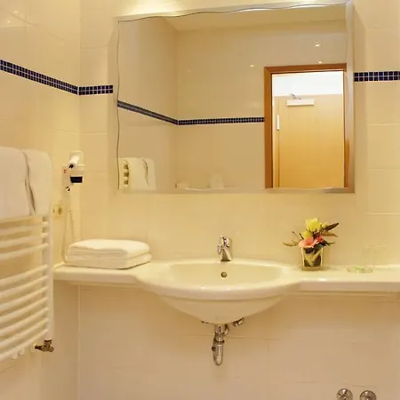 Hotel Am Leuchtturm 4*